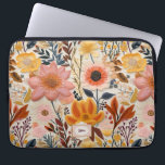 Wildflower Mooi Sinaasappel en Roze Monogram Laptop Sleeve<br><div class="desc">Een mooi sinaasappel,  geel en roze faux geborduurd bloemmotief met een vlek om een monogram toe te voegen. Dit zijn mooie en tijdloze accessoires!</div>