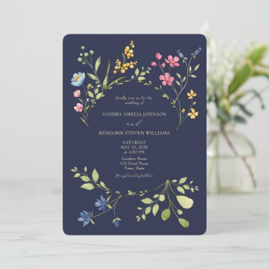 Wildflower Navy Blue bruiloft uitnodiging (Staand voorkant)