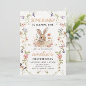Wildflower Some Bunny Girl 1e verjaardag uitnodigi Kaart (Staand voorkant)