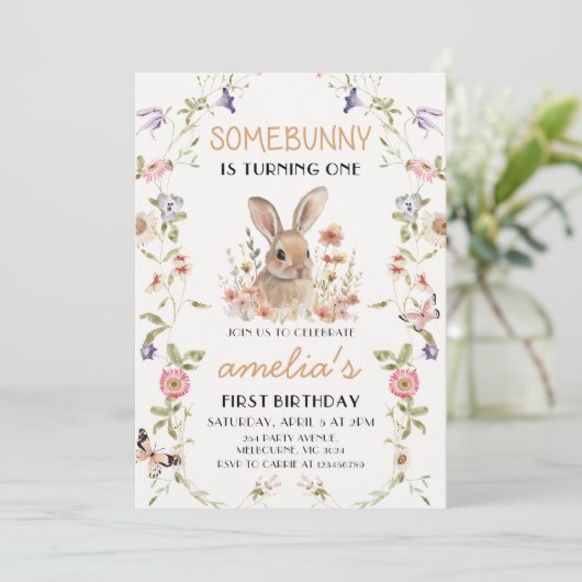 Wildflower Some Bunny Girl 1e verjaardag uitnodigi Kaart (Staand voorkant)