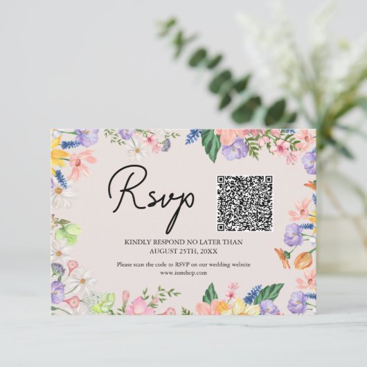 Wildflower Spring Wedding QR Code RSVP Kaart (Staand voorkant)