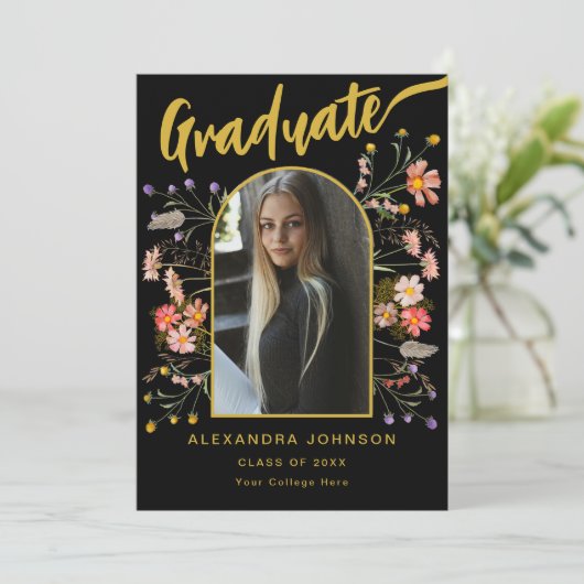 Wildflower Stijlvol Gold Script Afstuderen Foto Aankondiging (Staand voorkant)