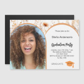 Wildflowers beige fotoboog afstuderen 2025 magnetische uitnodiging (Voorkant / Achterkant)