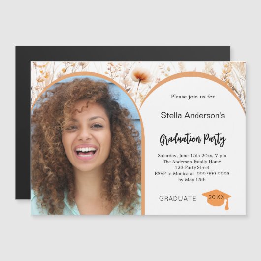 Wildflowers beige fotoboog afstuderen 2025 magnetische uitnodiging (Voorkant / Achterkant)