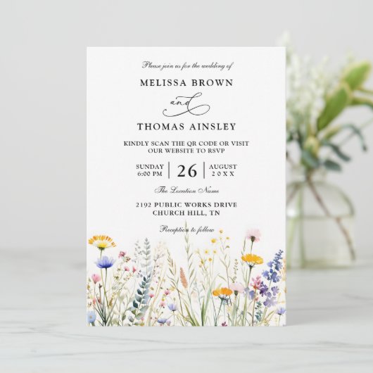 Wildflowers Elegant Modern Budget QR Code Wedding Kaart (Staand voorkant)