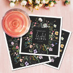 Wildflowers Moody Vrijgezellenfeest Servet<br><div class="desc">Stijlvolle vrijgezellenfeesten cocktailservetten hebben een sierlijke waterverf wilde bloemrand op zwart en uw gegevens in chique belettering. OVEREENKOMENDE objecten in ons collectie.</div>