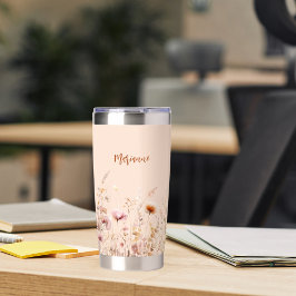 Wildflowers perzik beige naam script geïsoleerde drinkbeker