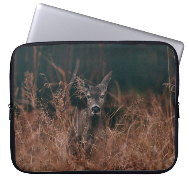 WILDLIFE-FOTOGRAFIE VAN GRAY-DEER, OVERGELEGD DOOR LAPTOP SLEEVE (Voorkant)