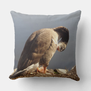 Wildlife Goose Namaste Greeting Bows Head, Pillow Kussen