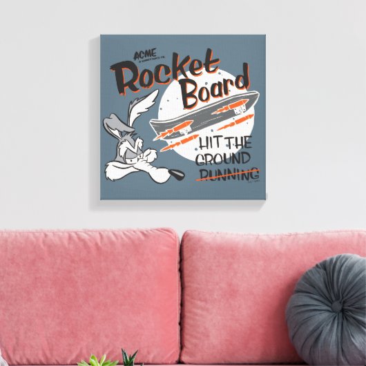WILE E. COYOTE™ ACME Rocket Board Canvas Afdruk (Insitu (Woonkamer))