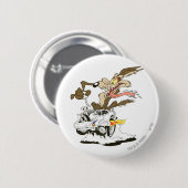 WILE E. COYOTE™ Crazy Driver Ronde Button 5,7 Cm (Voorkant /achterkant)