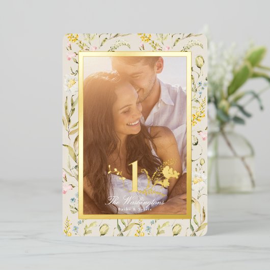 Wilflower Bewerkbaar 1e Jubileum Sage en Gold Folie Uitnodiging (Staand Voorkant)