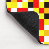 Willekeurig gecheckte pixelkunst - rood en geel muismat (Hoek)