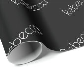 Willekeurige naam | Modern wit lettertype op zwart Cadeaupapier (Rol Hoek)