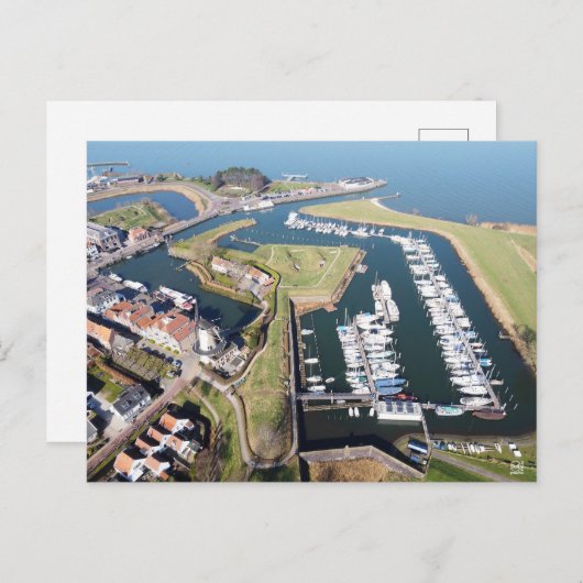 Willemstad in Nederland met moderne haven. Briefkaart (Voorkant / Achterkant)