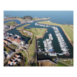 Willemstad in Nederland met moderne haven. Perfect Poster