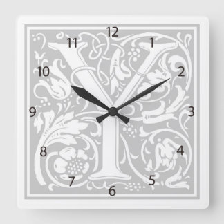 William Morris Alphabet "Y" Square Wall Clock Vierkante Klok