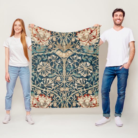 William Morris Antique Honeysuckle Floral Fleece Deken (In situ)