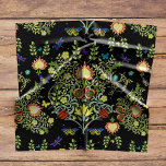 William Morris Arts and Crafts Pattern Sjaal<br><div class="desc">Aangepast uit William Morris  behang,  1917,  genaamd "Perzisch",  met dank aan het Brooklyn Museum. Ik heb de kleuren verdiept en de vlinders,  libellen en een aantal krullen toegevoegd.</div>