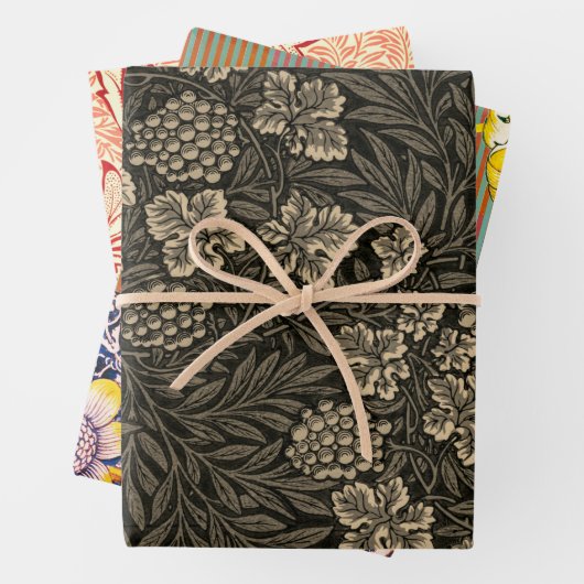 William Morris ARTS EN CRAFTS WRAPPING PAPER SET (In situ)
