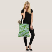 William Morris Bamboeprint, Groen en Wit Tote Bag (Op model)