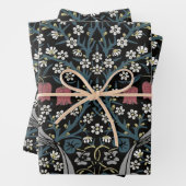 William Morris Blackthorn Floral Art Inpakpapier Vel (In situ)