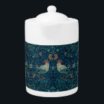 William Morris  Blue Birds Pattern Teapot Theepot<br><div class="desc">William Morris  Blue Birds Pattern beschrijft Birds van William Morris (1834-1896). Origineel uit het BMO Museum.Perfect als decor voor thuis of als cadeau.Kindly bezoekt mijn winkel " https://www.zazzle.com/store/loveyouart" voor andere of vergelijkbare design.</div>