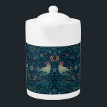 William Morris  Blue Birds Pattern Teapot Theepot<br><div class="desc">William Morris  Blue Birds Pattern beschrijft Birds van William Morris (1834-1896). Origineel uit het BMO Museum.Perfect als decor voor thuis of als cadeau.Kindly bezoekt mijn winkel " https://www.zazzle.com/store/loveyouart" voor andere of vergelijkbare design.</div>