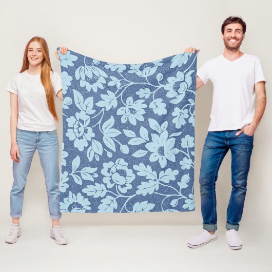 William Morris Blue Floral Design Fleece Deken (In situ)