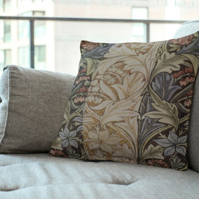 William Morris Bluebell Tapestry Design Kussen (Example of William Morris Bluebell pillow in a room)