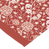 William Morris Carnan Print, Deep Red en White Lange Tafelloper (Hoek)