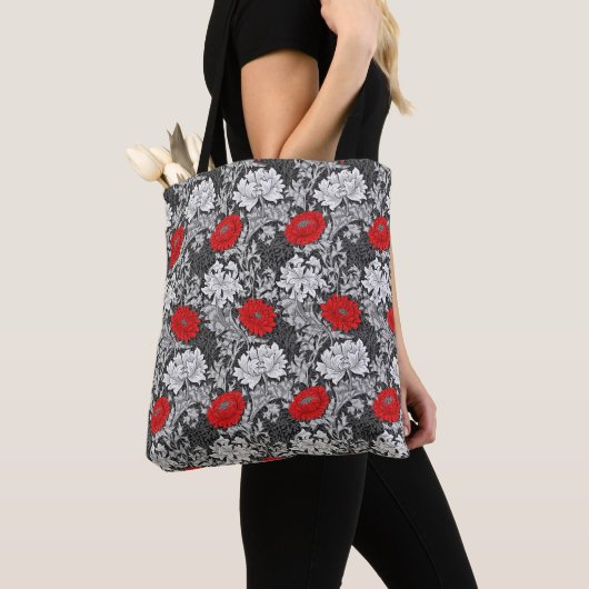 William Morris Chrysanthemums, Grey en Red Tote Bag (Dichtbij)