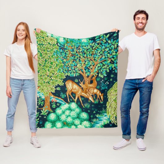 William Morris Deer van een Brook Tapestry Print Fleece Deken (In situ)