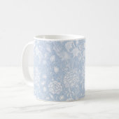 William Morris Floral Pattern in Blue Koffiemok (Voorkant links)