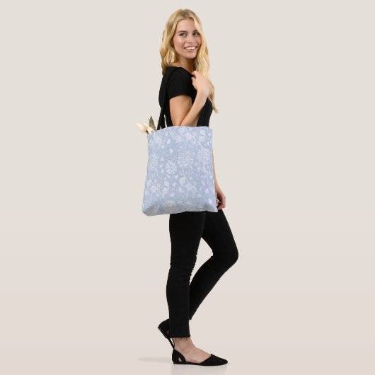 William Morris Floral Pattern in Blue Tote Bag (Op model)