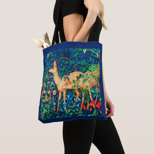 William Morris Forest Deer Tapestry Print Tote Bag (Dichtbij)