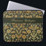 William Morris Gold Floral Laptop Sleeve<br><div class="desc">Dit eenvoudige maar elegante ontwerp is voorzien van een William Morris geïnspireerd tan,  goud en zwart bloemmotief. Bescherm uw laptop of tablet in stijl! Voeg een naam toe om het te personaliseren. Een mooi kerst- of Moederdag-cadeau. Creëer door Simply Farmhouse Press.</div>