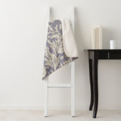 William Morris Horn Poppy Classic Floral Sherpa Deken (In situ)