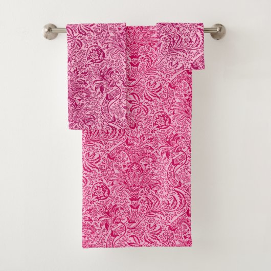William Morris Indian, Deep Fuchsia Pink Bad Handdoek (Insitu)