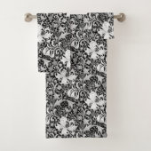 William Morris Iris en Lily, Black en White Bad Handdoek (Insitu)