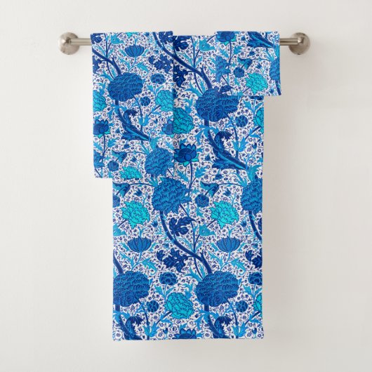 William Morris Jacobean Floral, Cobalt Blue Bad Handdoek (Insitu)