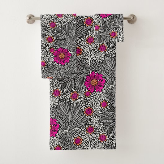 William Morris Marigold, Grey / Grey en Fuchsia Bad Handdoek (Insitu)