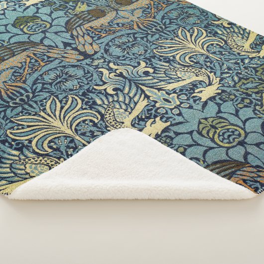 William Morris Peacock and Dragon Woven Design Sherpa Deken (3/4)