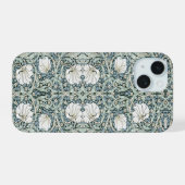 William Morris Pimpernel Blau Intricatief Patroon iPhone 15 Case (Achterkant horizontaal)