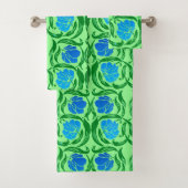 William Morris Pimpernel, Blue & Lime Green Bad Handdoek (Insitu)