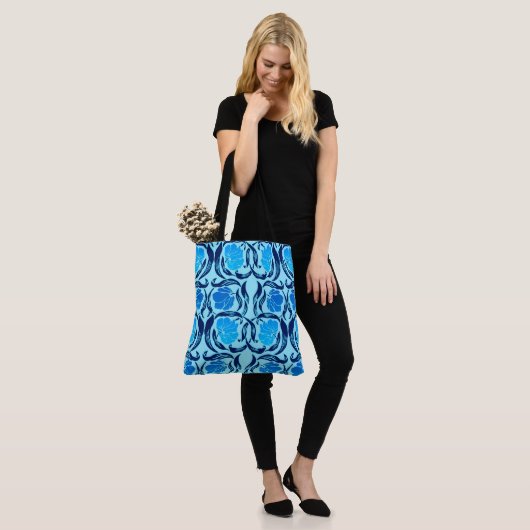 William Morris Pimpernel, Denim & Light Blue Tote Bag (Op model)