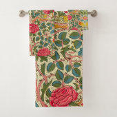 William Morris Roos Floral Chintz Pink Bad Handdoek (Insitu)