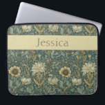 William Morris Spring Floral Laptop Sleeve<br><div class="desc">Dit bloemige ontwerp voegt stijl en gratie toe met zijn , op de natuur geïnspireerde ontwerp van William Morris. De rijke blauwgroen, marine, crème en roest achtergrond heeft het gevoel van een antiek wandtapijt. Bescherm uw laptop of tablet in stijl. Voeg een naam toe om het te personaliseren. Een mooi...</div>