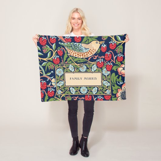 William Morris Strawberry Thief Fleece Blanket Deken (In situ)