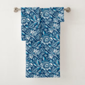 William Morris Sunflower, Dark Blue en White Bad Handdoek (Insitu)